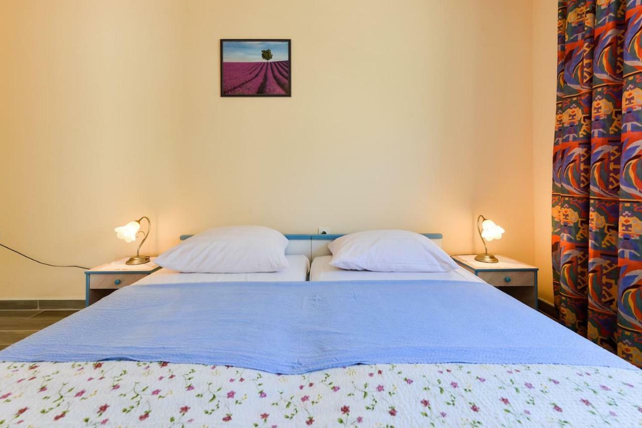 Apartments Kulji Паг Экстерьер фото